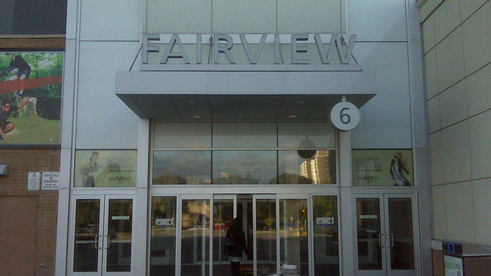 The main entrance of Fairview Mall