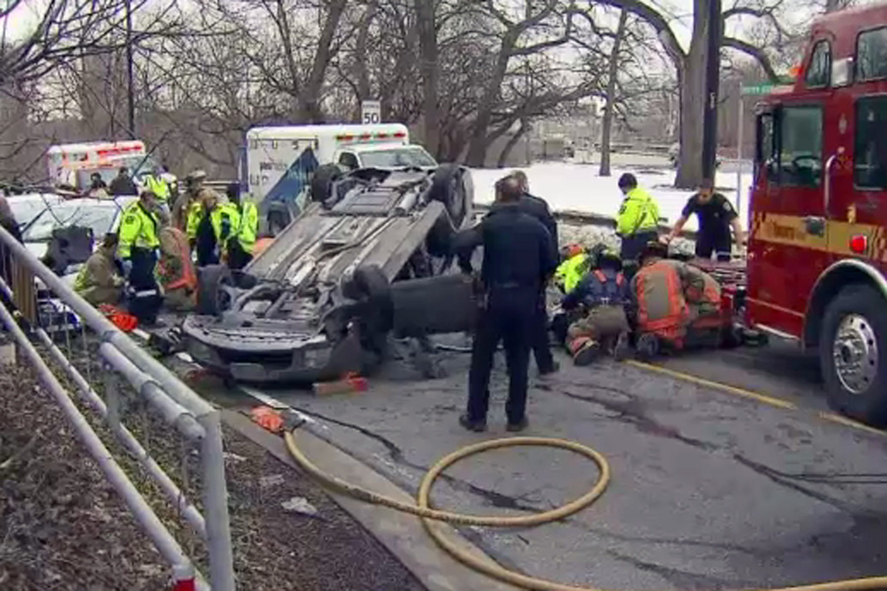 2 in hospital after Bloor and Castle Frank crash