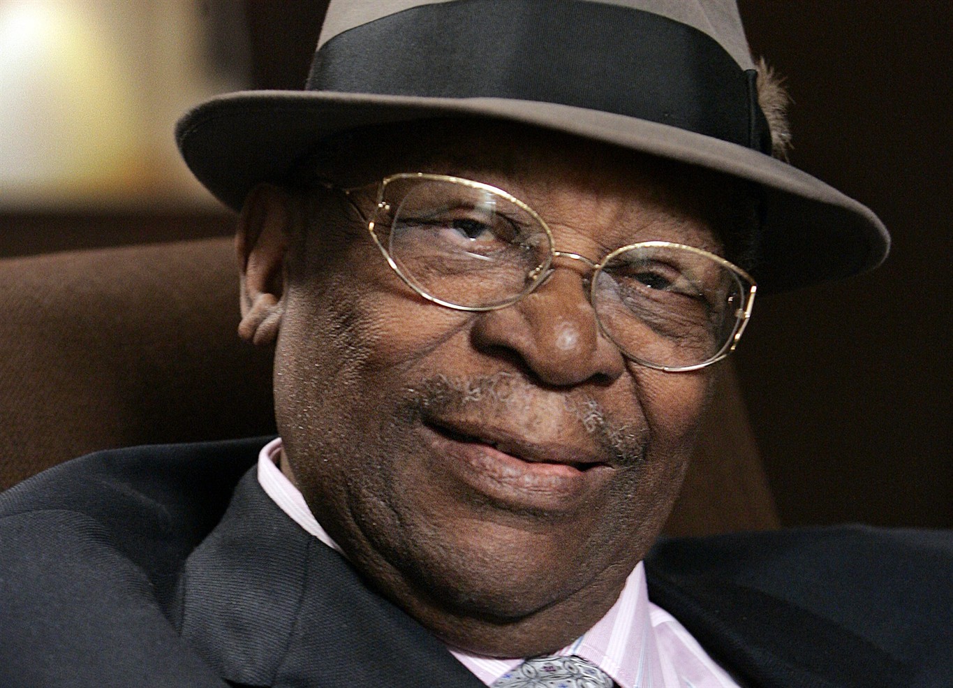 Some B.B. King family members get OK to visit body of blues legend a ...