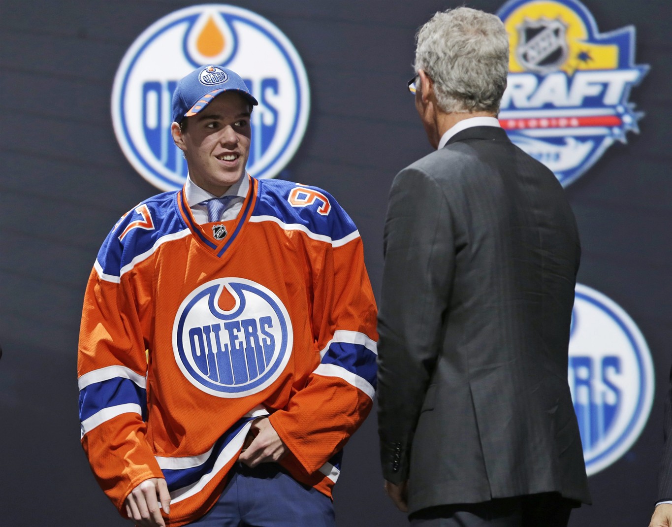 Oilers make it official, draft Connor McDavid with first pick of NHL draft