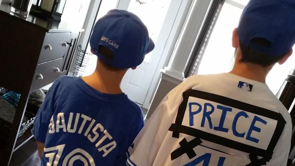 David Price giving jersey to young Blue Jays fan who made his own