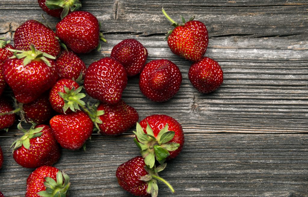 US, Canadian regulators tie several hepatitis cases to strawberries