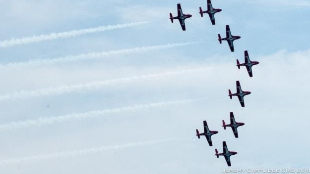 Canadian International Air Show says 'conditions favourable' for Monday show