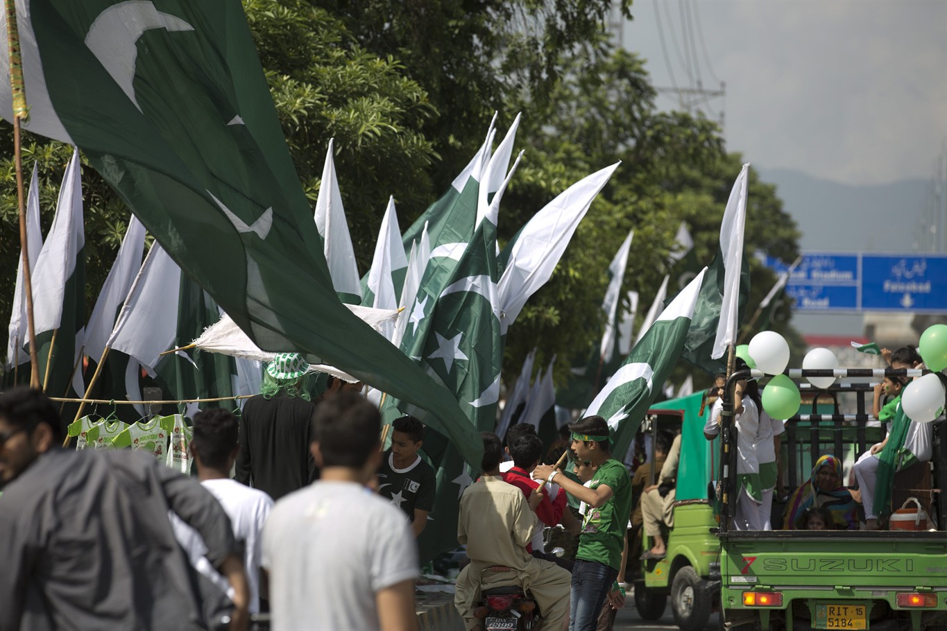 With gun salutes, Pakistan marks 70 years of independence | CityNews ...