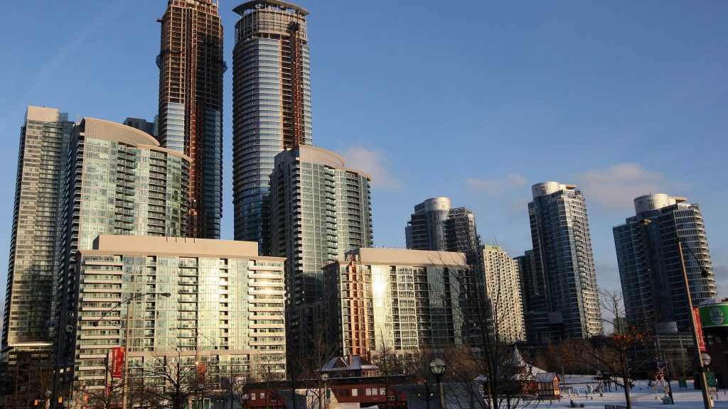 Toronto rental rates continue to get less expensive for seventh month straight