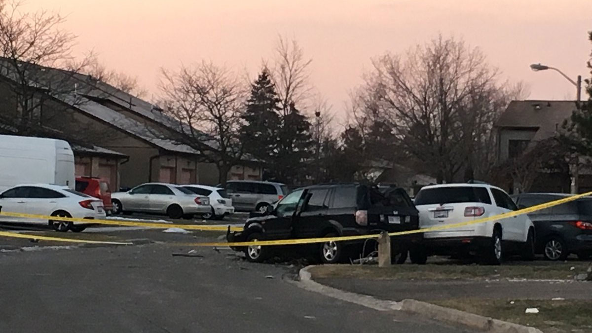 Driver arrested, 2nd person sought in Brampton police chase