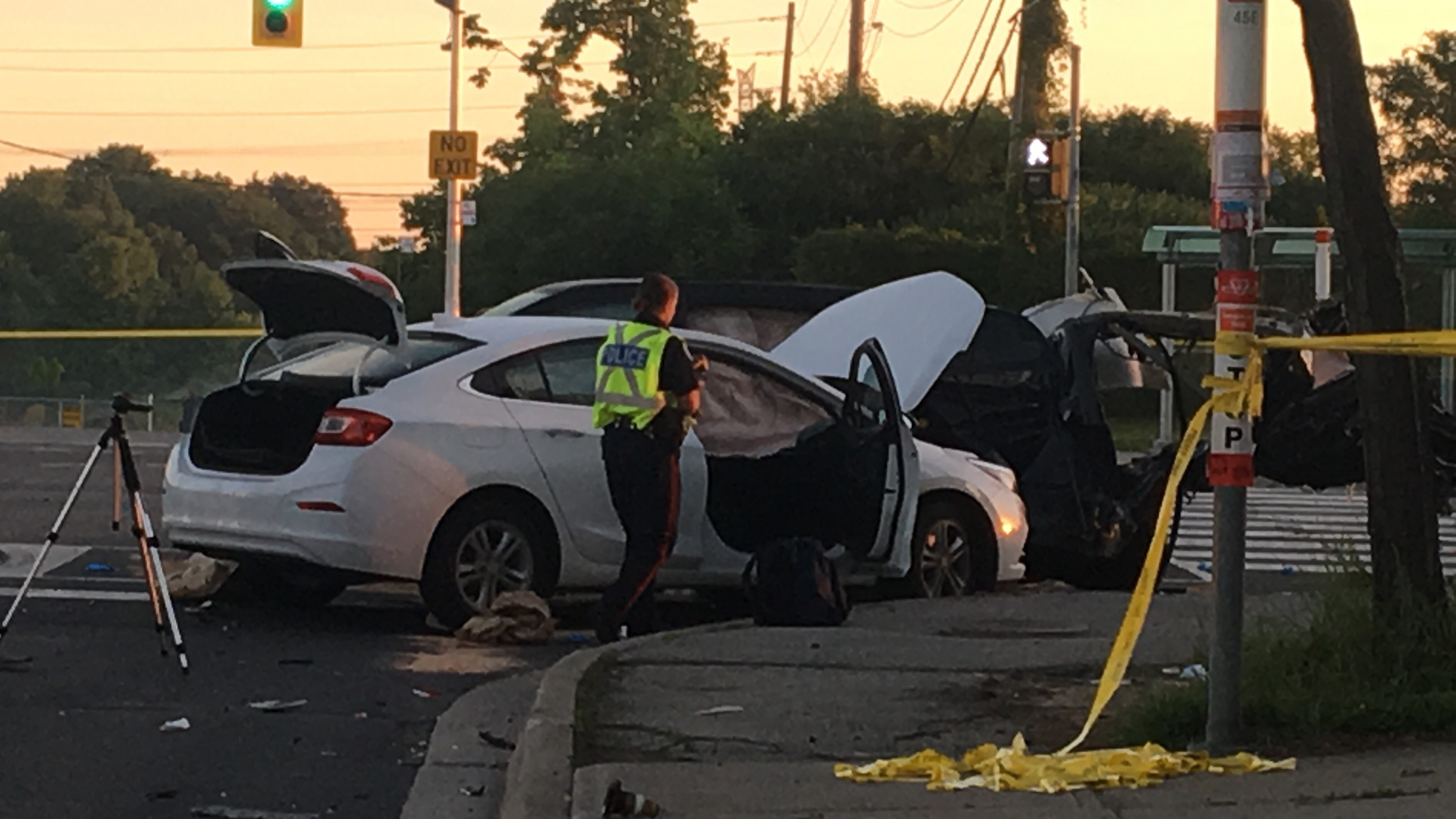 2 dead after multivehicle crash, suspected carjacking in Brampton