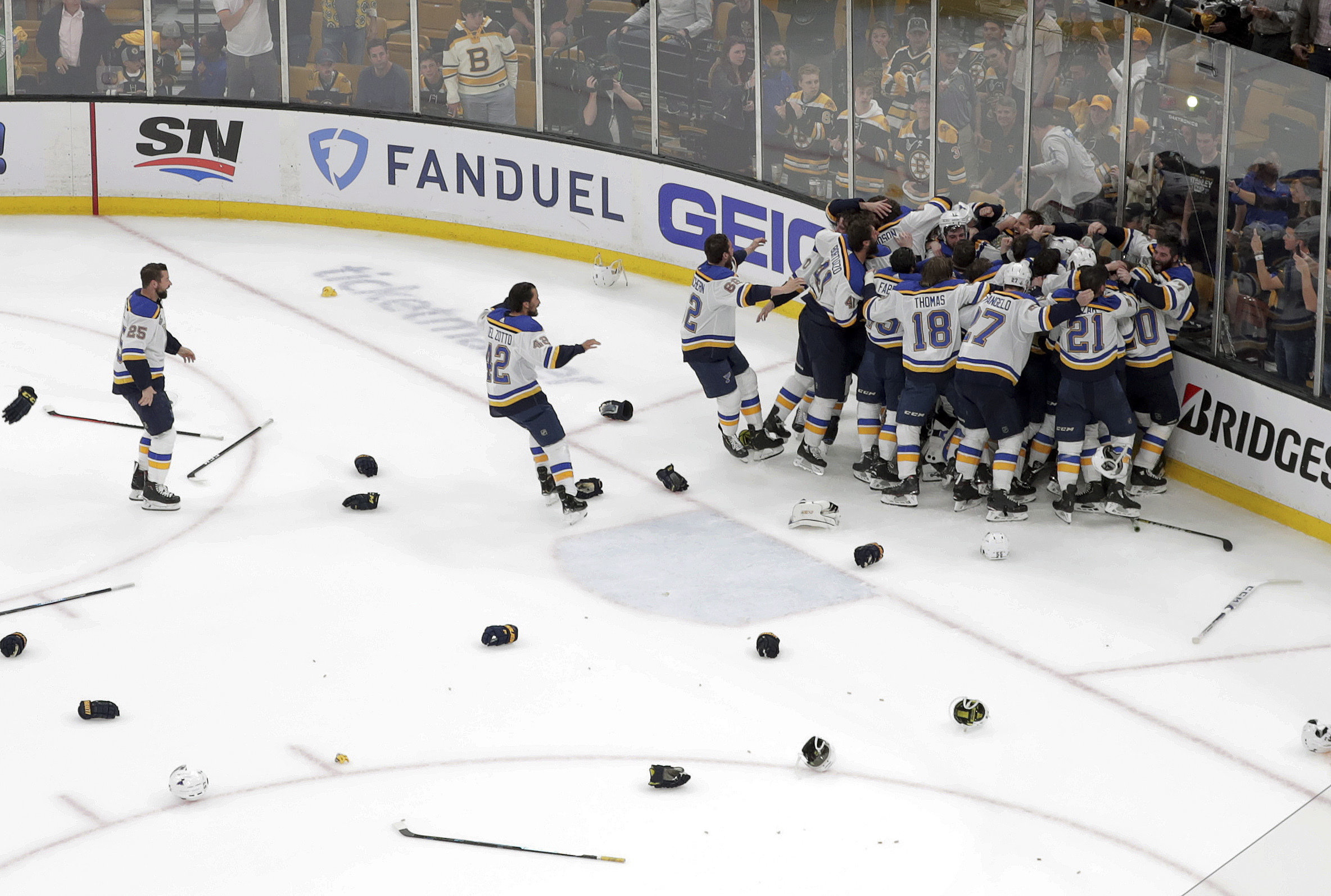 Blues Win 1st Stanley Cup, Beating Bruins 4-1