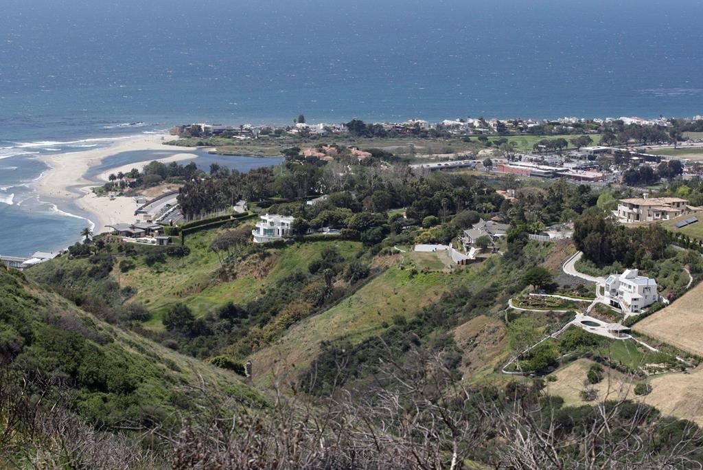 U2 Guitarist Won T Get To Build Mansions On Malibu Hillside - 