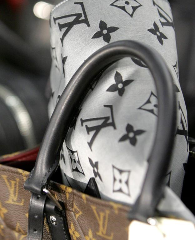 Louis Vuitton accuses Peruvian citizen of Counterfeiting - Fashion