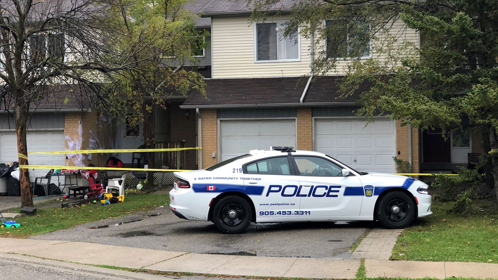 Male critically injured in Mississauga stabbing, suspect arrested