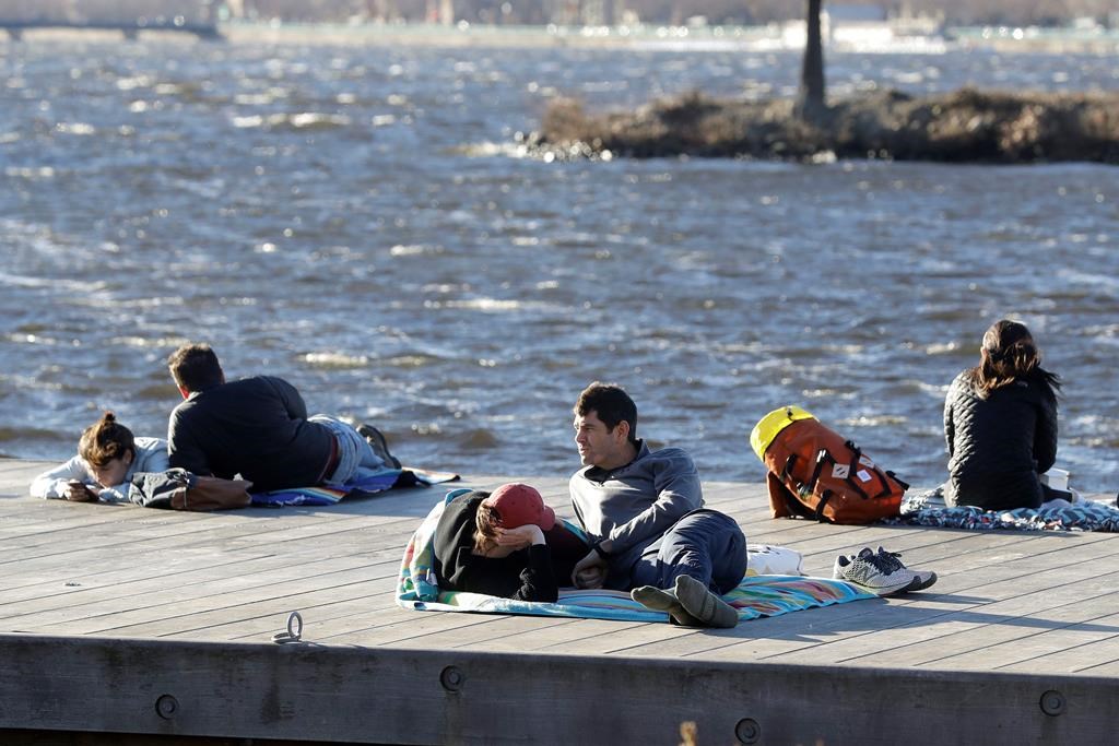 Q&A: Will COVID-19 go away on its own in warmer weather?
