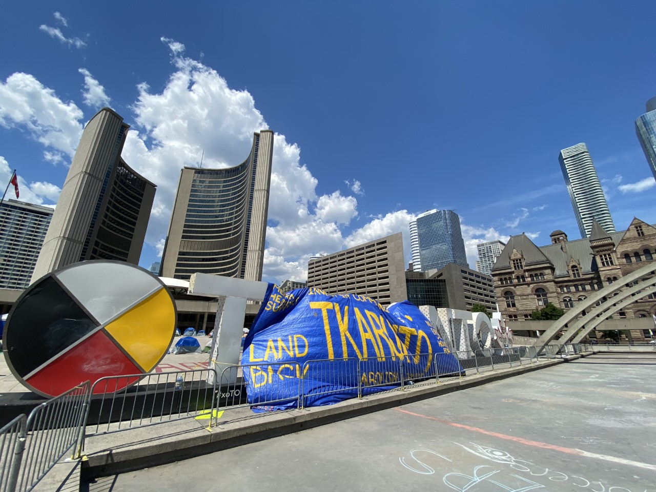 Iconic Toronto Sign At Nathan Phillips Square Vandalized Citynews Toronto