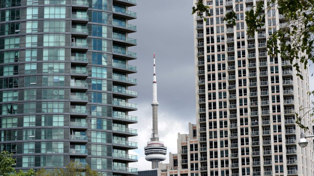 Rental prices continue to drop in Toronto amid pandemic