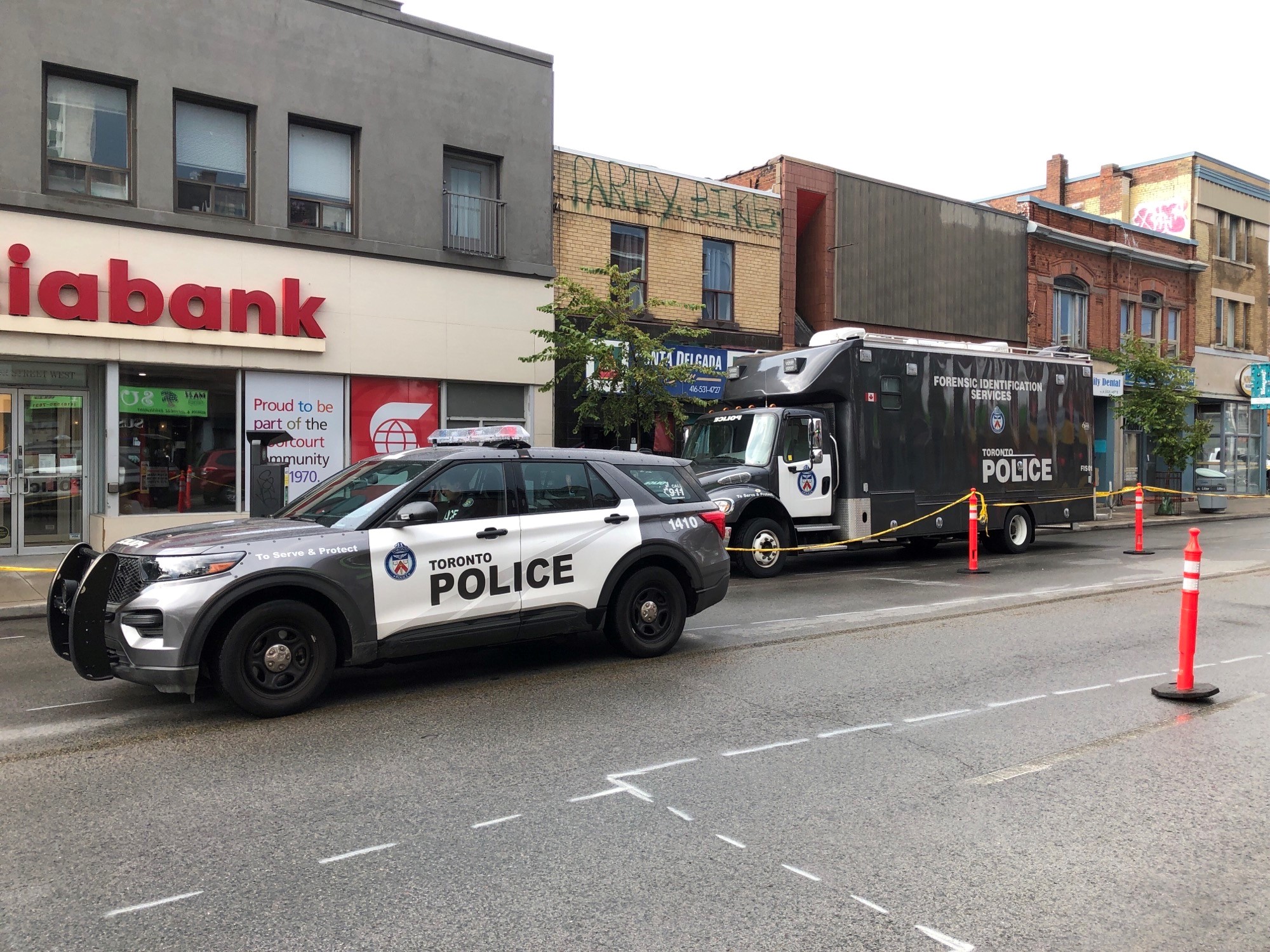 Man critically injured in stabbing at Bloor and Dovercourt