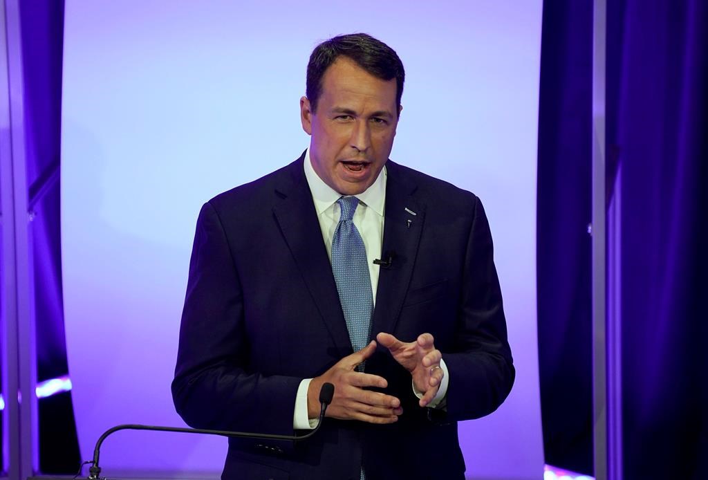 Cunningham won't directly address possible other affairs