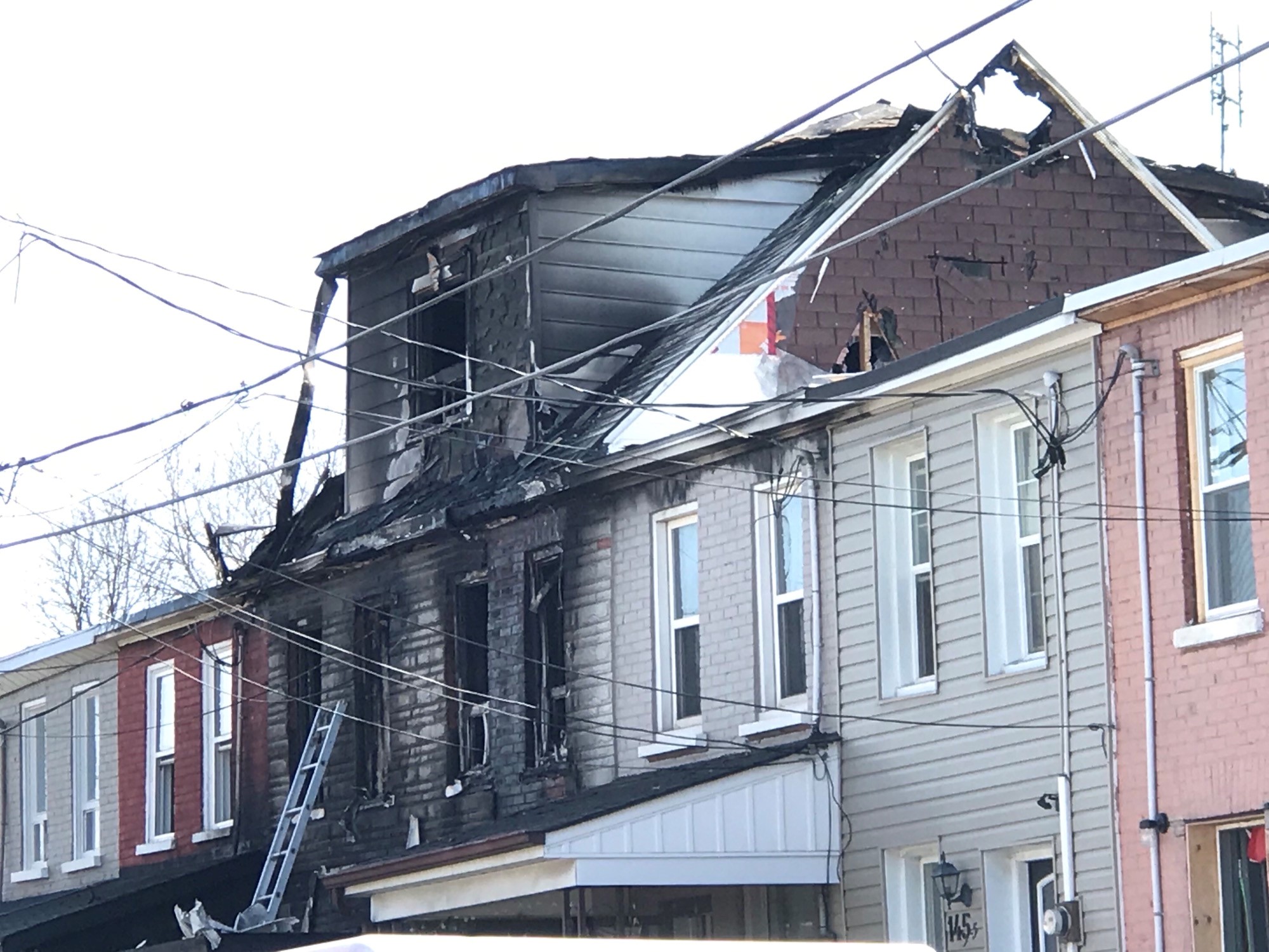 'I knew they weren't going to get out' Oshawa fire survivor shares