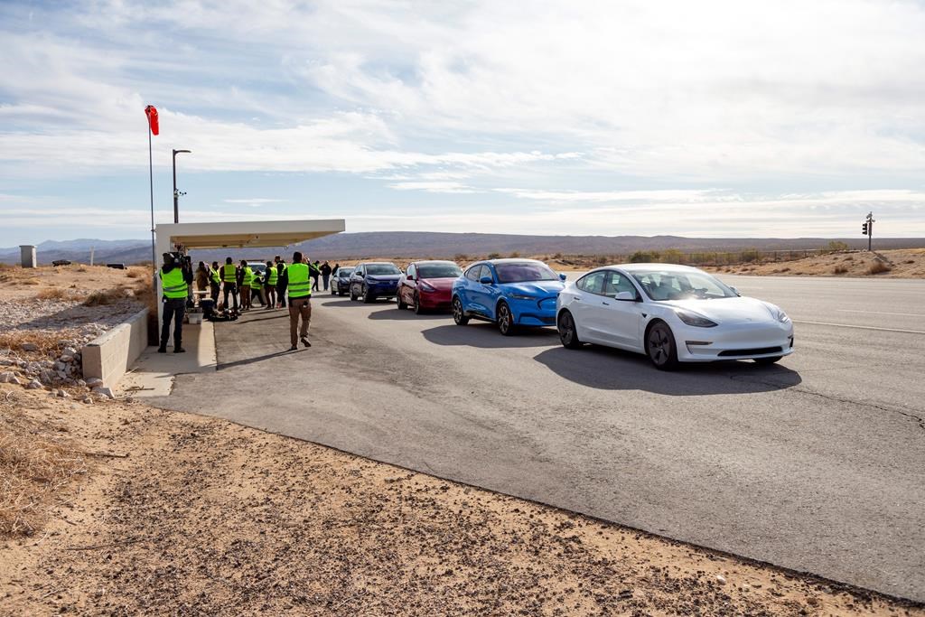 Edmunds tesla store model s