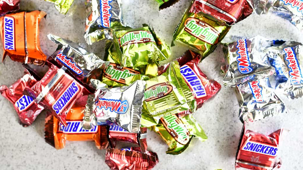 Halton police warning of tampered Halloween candy collected in Milton