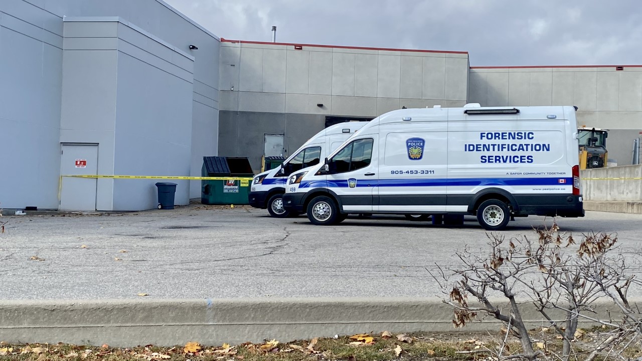 Man found dead outside shopping mall in Brampton