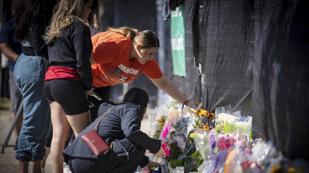 Memorial in Houston for Astroworld victims