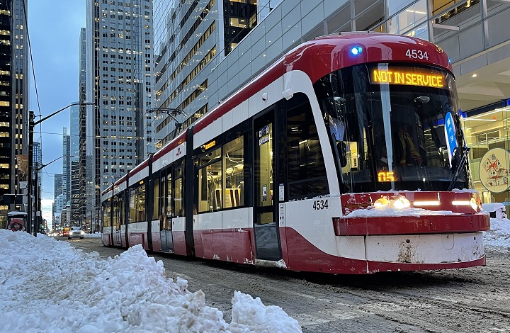 TTC, GO Transit warn of detours and delays as snow arrives in GTA