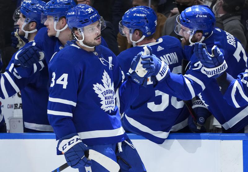 Auston Matthews Takes NHL Goals Lead, Maple Leafs Beat Wild 3-1