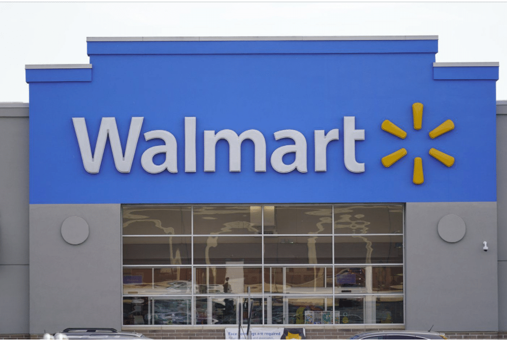 Northern Ontario news: Walmart stores end use of plastic bags