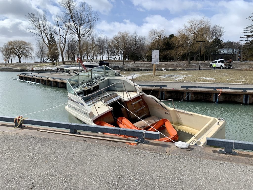 Abandoned boat at Bluffer's Park