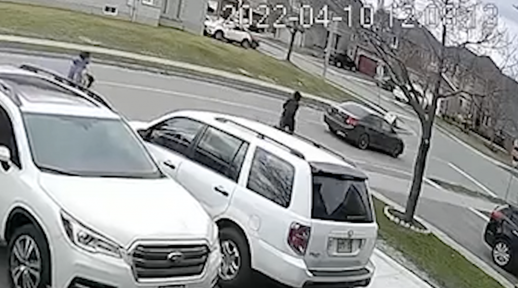 Suspect takes off after Brampton car thief attempt with baby inside.