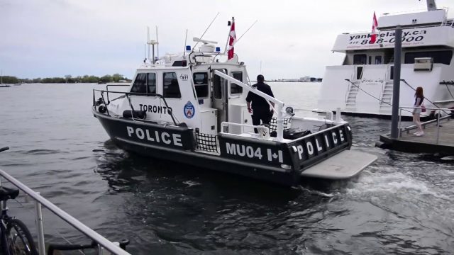 Toronto Fire Searching For A Person In Lake Ontario At Ashbridges Bay 