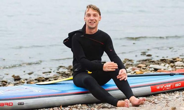 Paddleboarder with Ramsay Hunt syndrome Mike Shoreman crosses Lake Huron for charity.