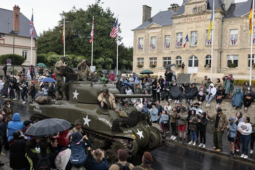 Crowds honor WWII veterans at Normandy DDay celebrations