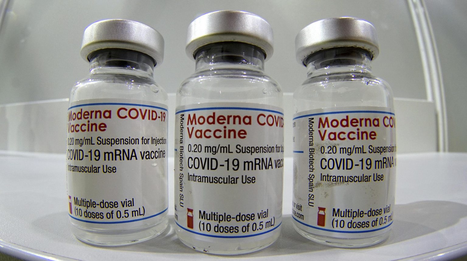 Moderna says updated booster appears effective against Omicron subvariants