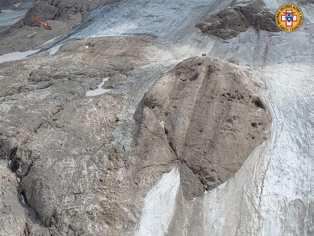 Un morceau de glacier alpin se détache, tuant au moins 6 randonneurs