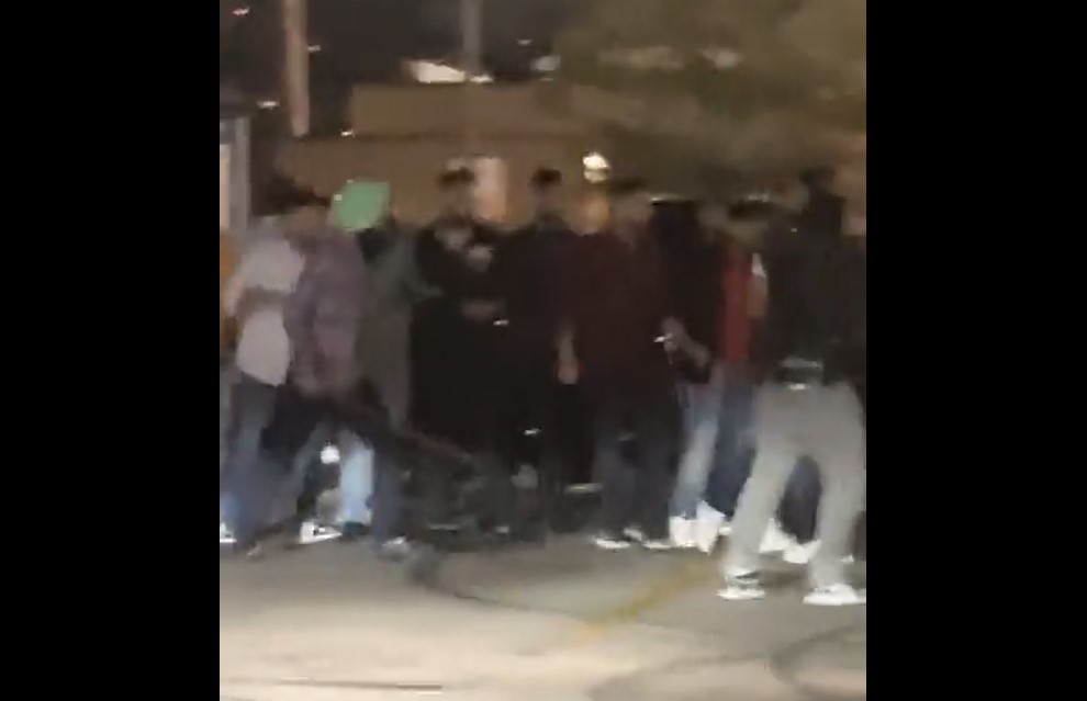 Video shows sword fight in Brampton, injuries reported