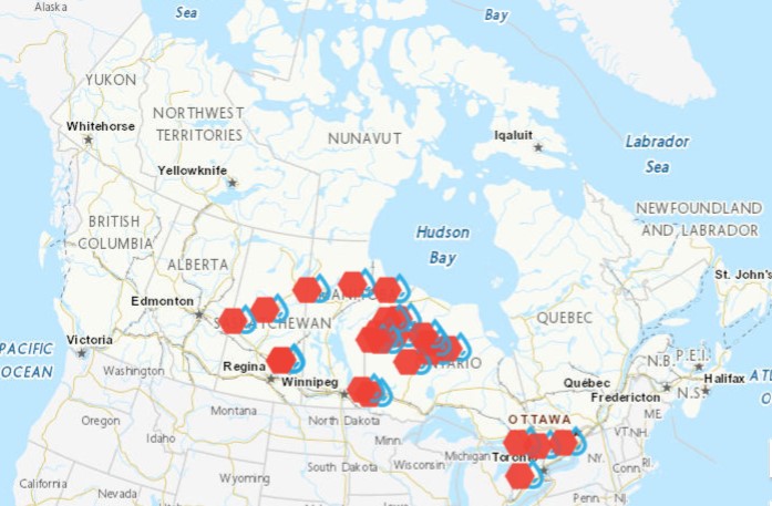 The communities in Canada currently under long-term drinking advisories. 