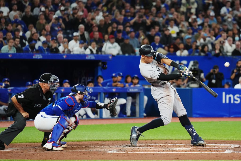 Yankees' Judge hits 61st home run in Toronto, ties Maris for all-time AL record