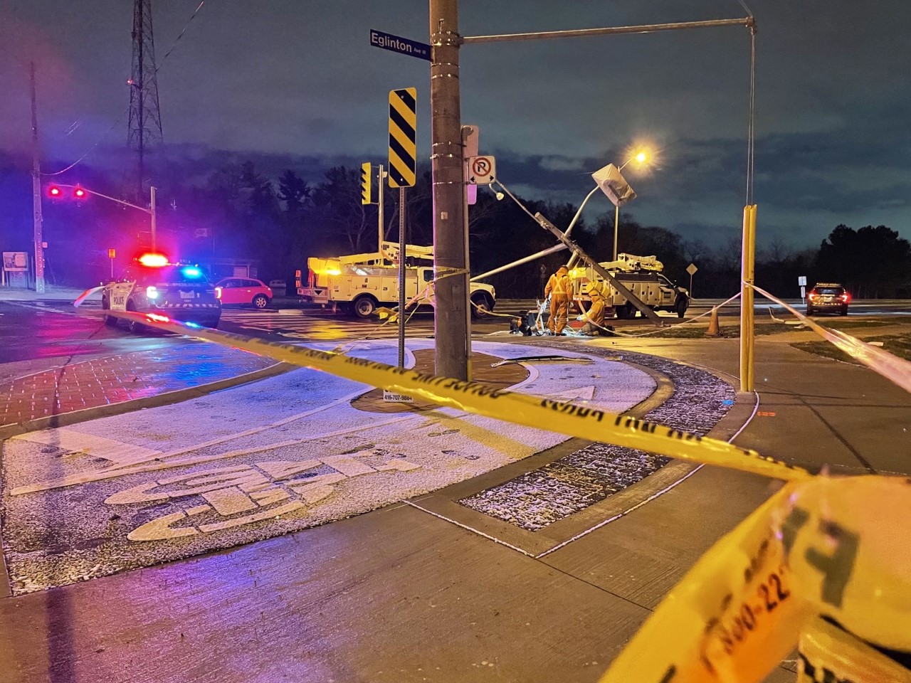 3 men injured in multivehicle crash in Toronto's west end