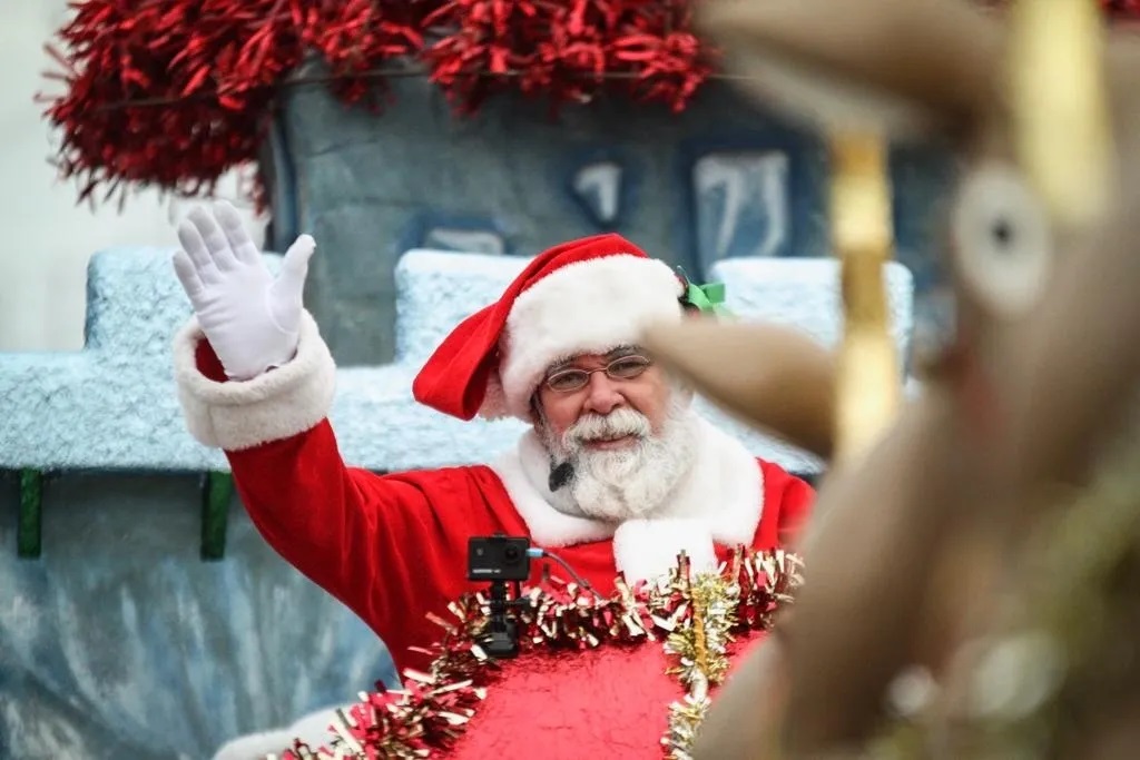 Trudeau pledges to help Toronto's struggling Santa Claus parade