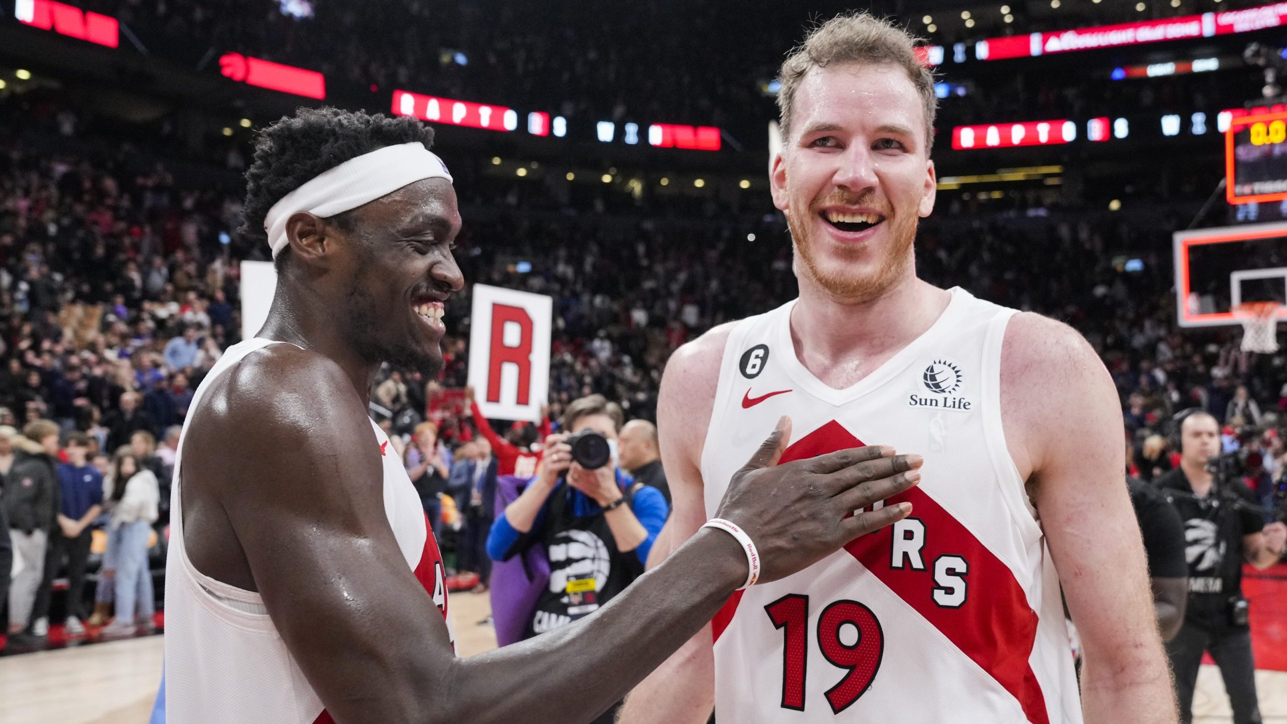 Poeltl has career-high 18 rebounds, Raptors beat Pelicans - The