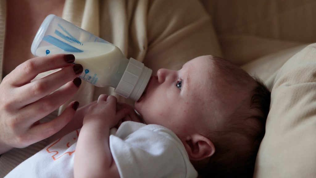 Canadian parents still struggling to find consistent supply of baby formulas