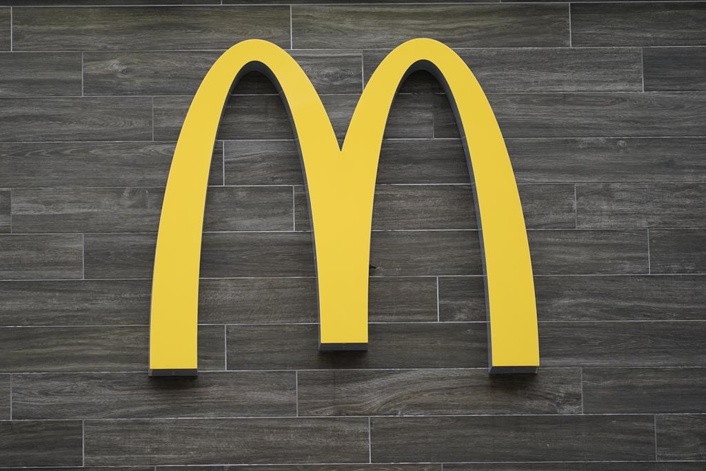 McDonald s temporarily closes US offices ahead of layoffs