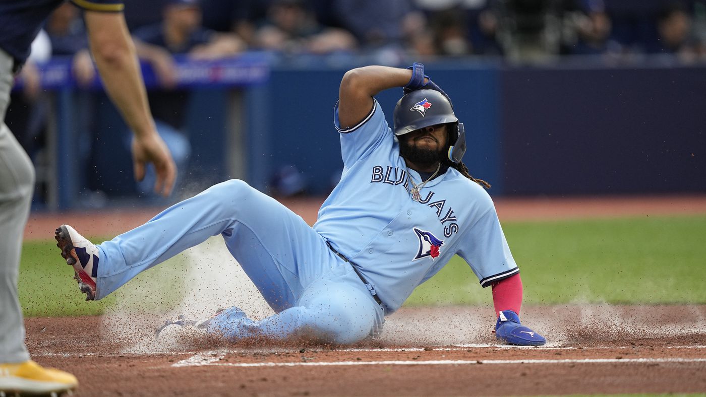 Blue Jays catcher Kirk, first baseman Guerrero Jr. to start All