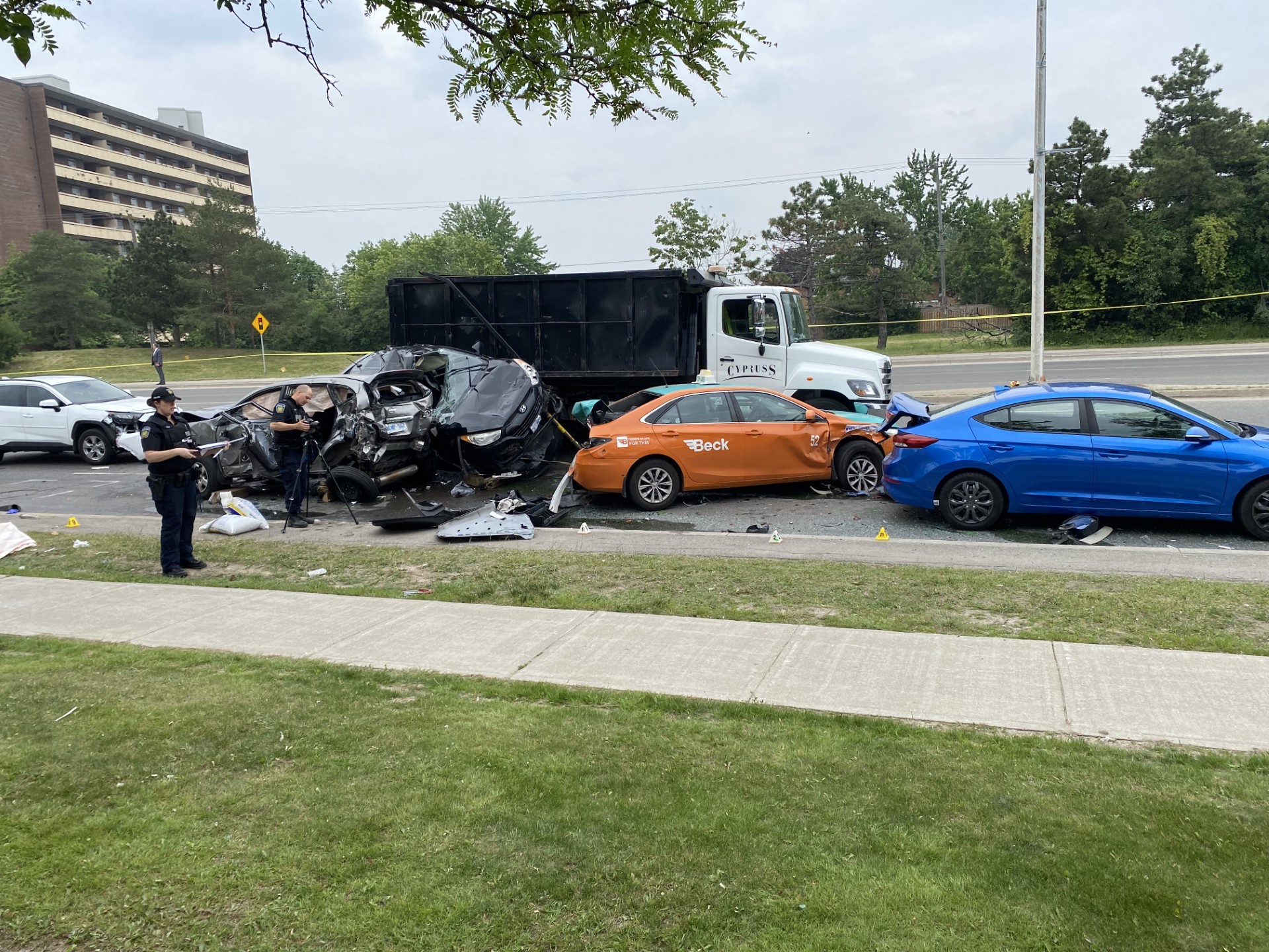 Woman dead others injured after 8 vehicle crash in Mississauga