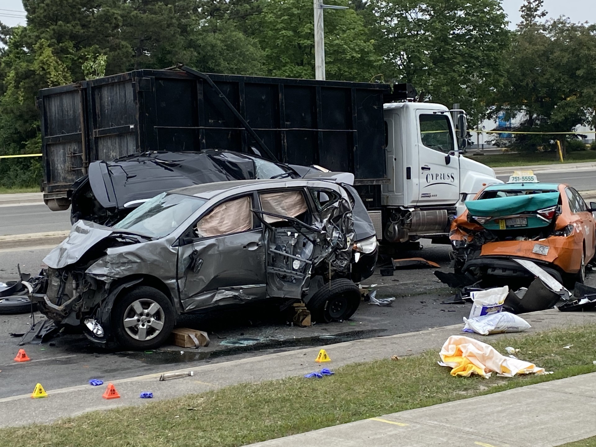 Woman dead others injured after 8 vehicle crash in Mississauga