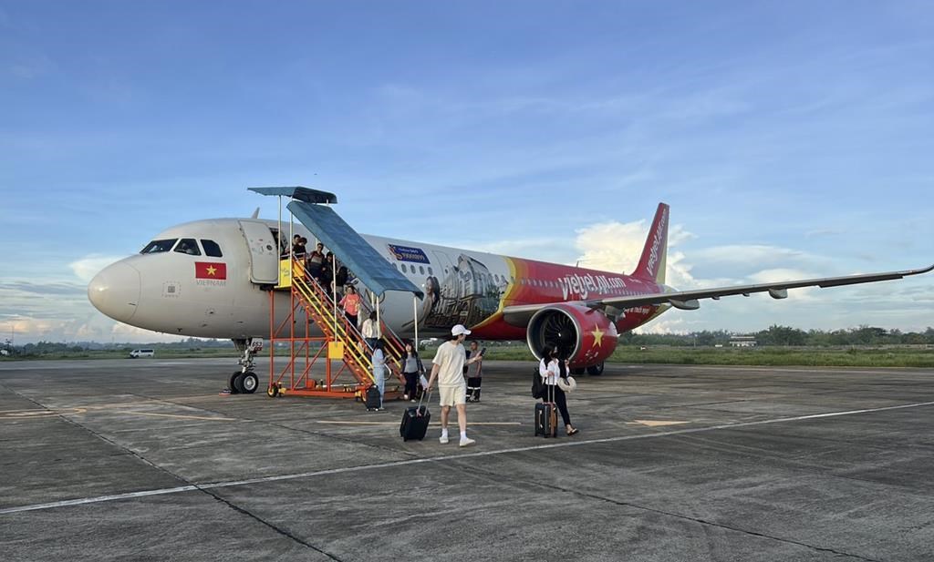 Vietjet plane with 214 people aboard lands safely in Philippines