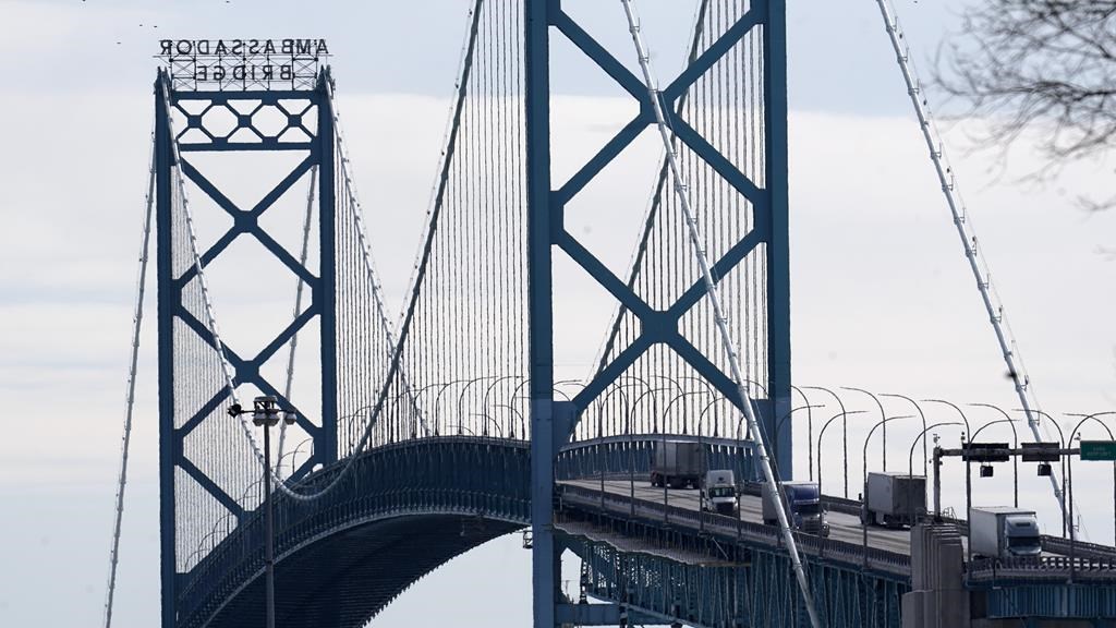 Man Working On Us Canada Bridge Survives Plunge Into Detroit River