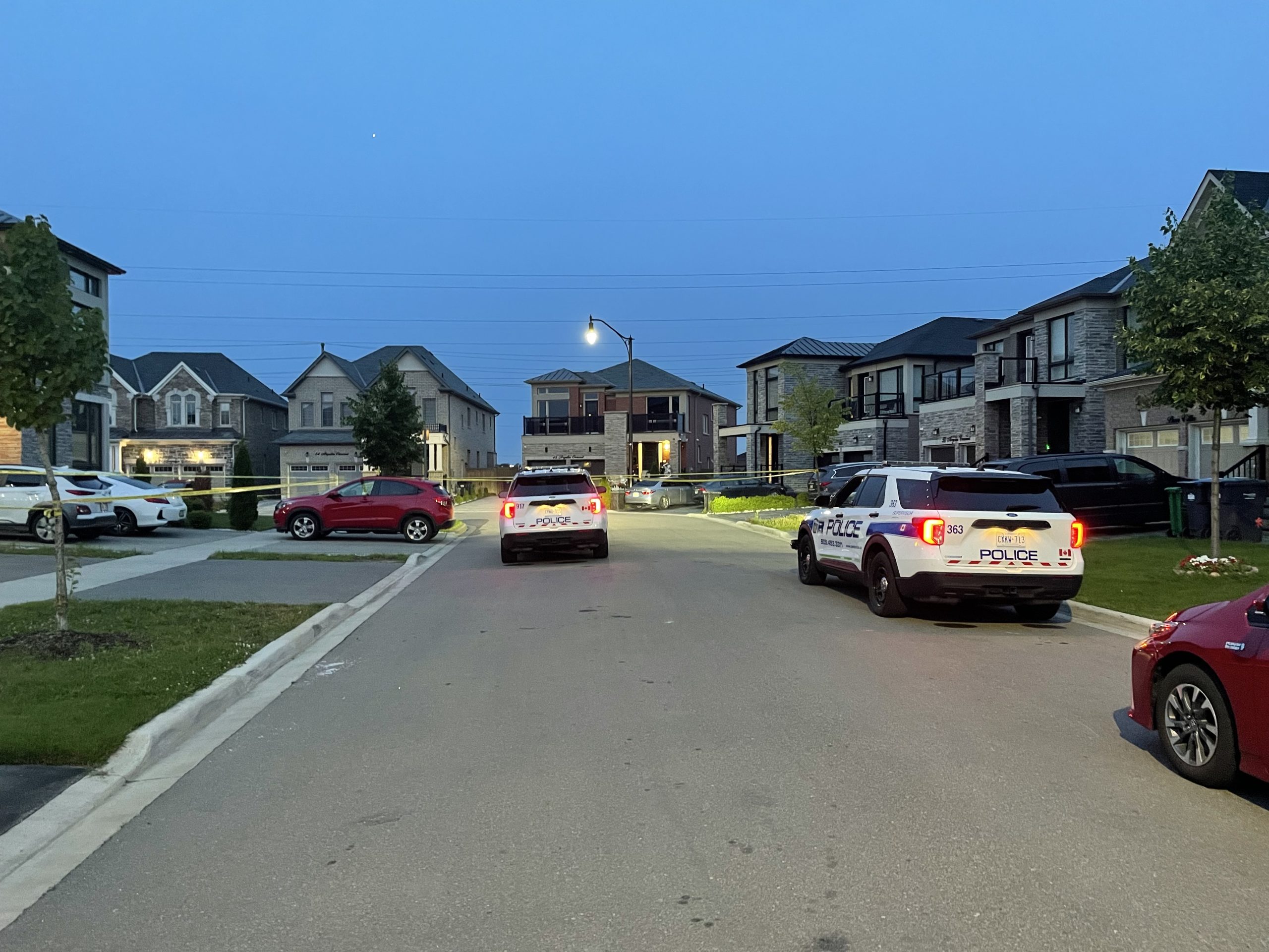 Man fatally shot at front door of Brampton home; suspects sought