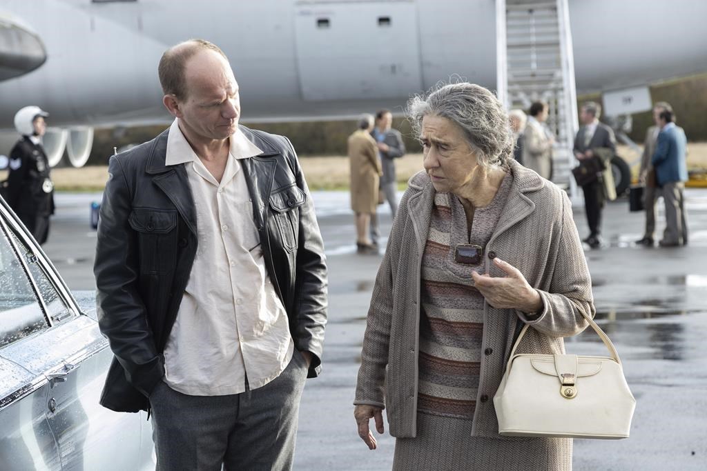 Movie Review: Filmmakers behind biopic 'Golda,' starring Helen
